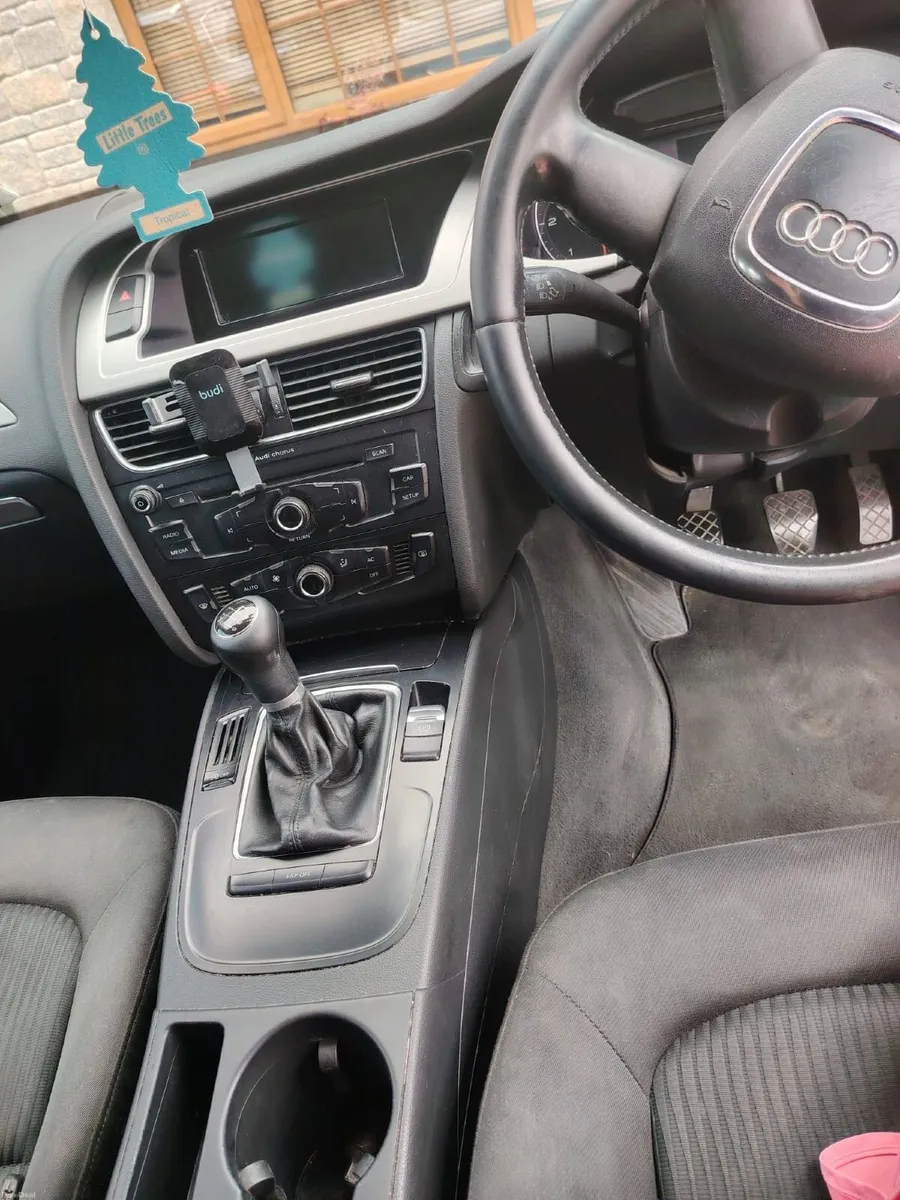 Audi A4 2010 - Image 4