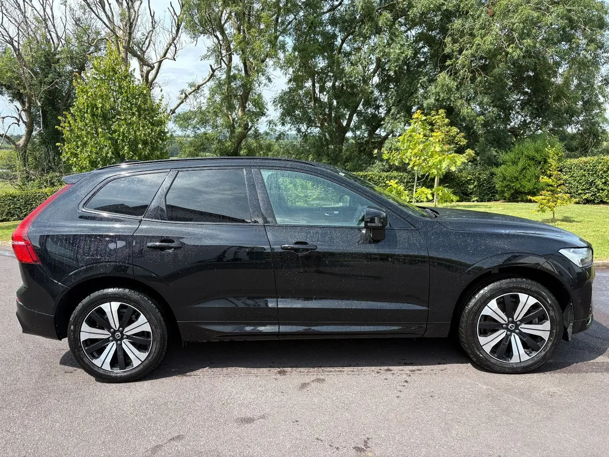 Volvo XC60 2023 - Image 1