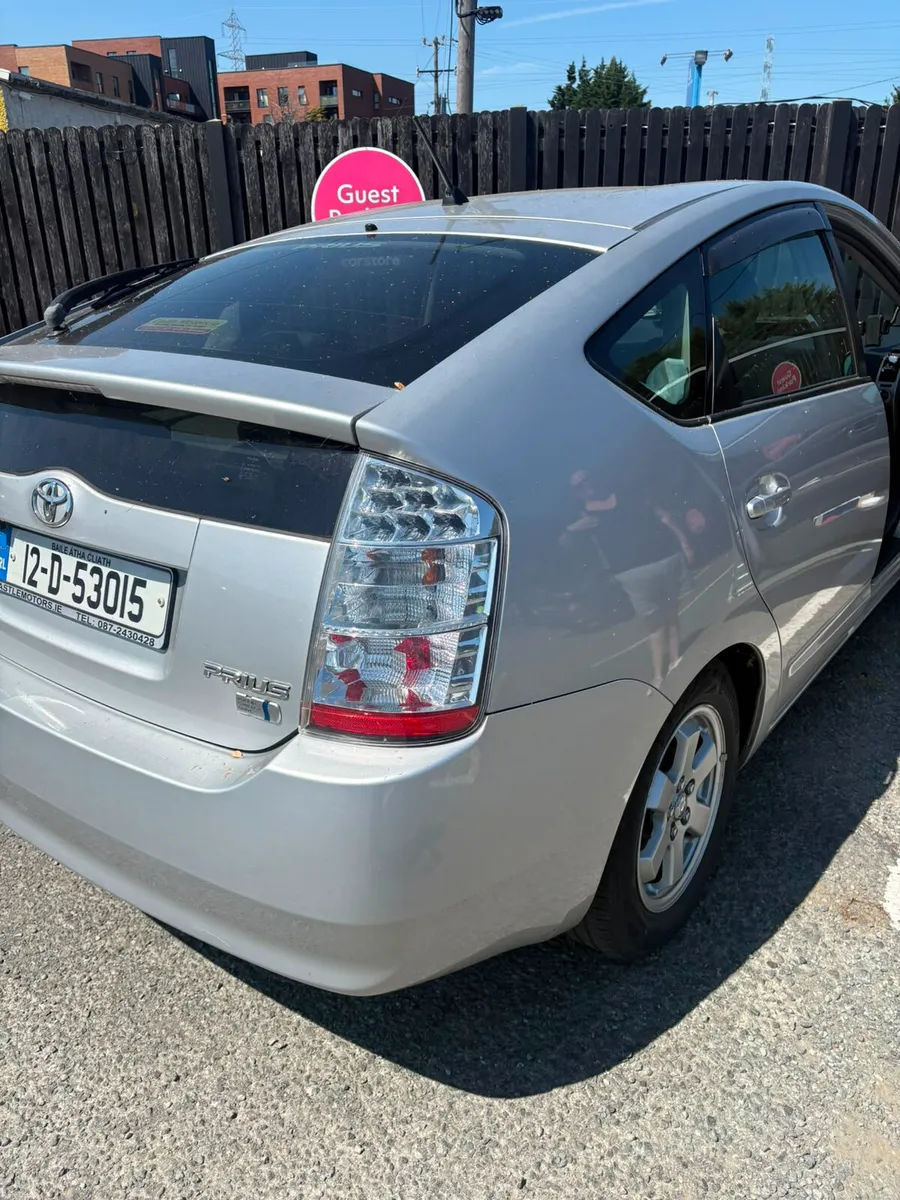 MINT Toyota Prius 2012 AUTOMATIC - Image 3