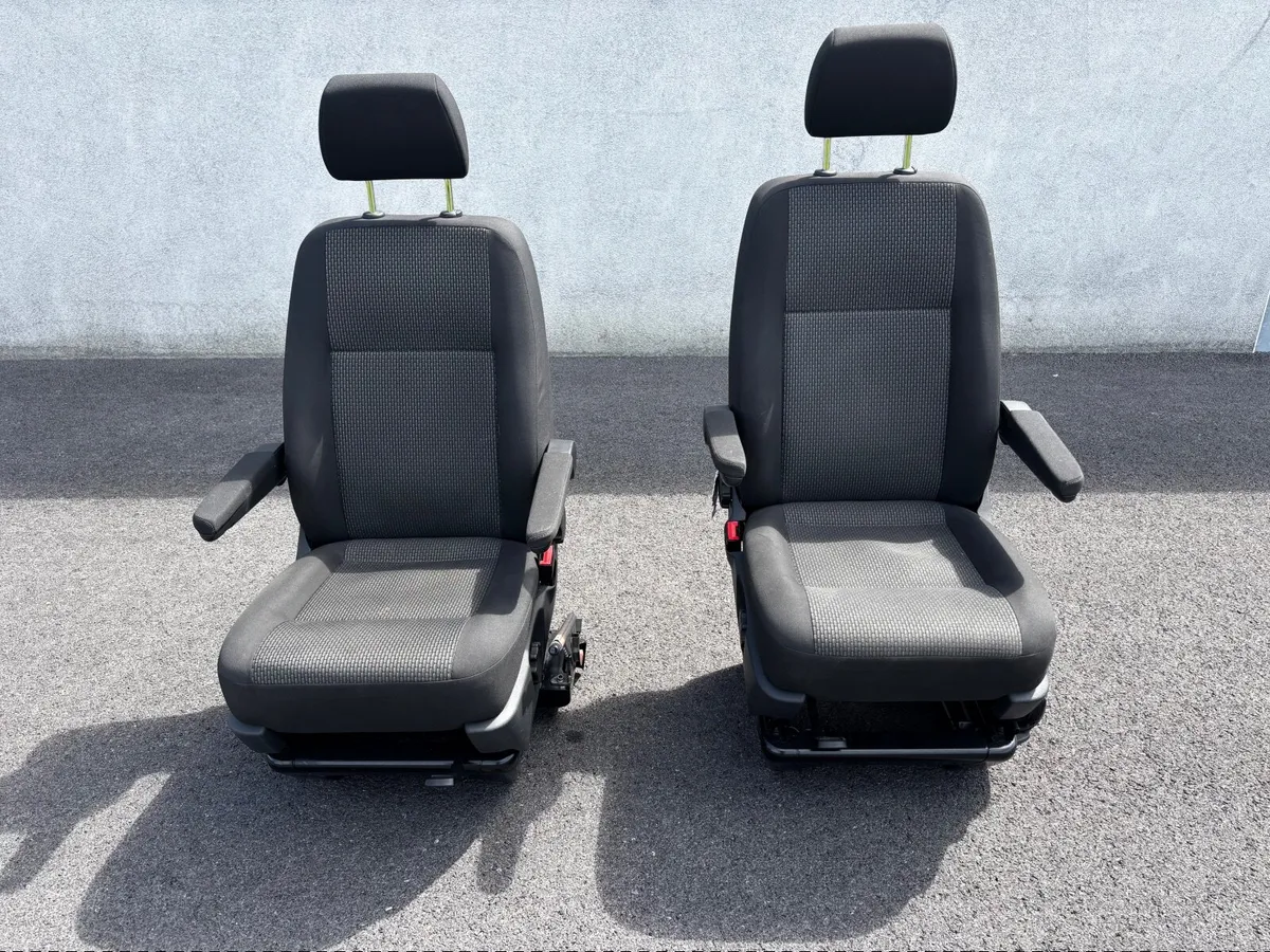 Volkswagen Transporter 2021 - Image 1