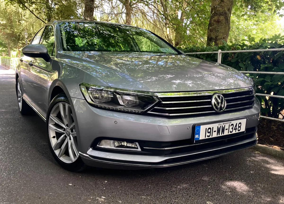 Volkswagen Passat 2.0Tdi  DSG Auto  R Line Trim - Image 2