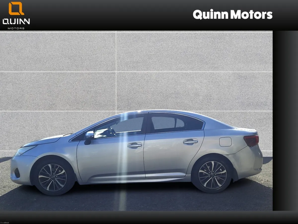 Toyota Avensis 1.6 D SOL NAV 4DR - Image 3
