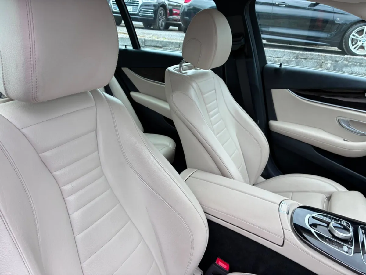 Mercedes-Benz E-Class (7 SEATER) E 220 D AUTO - Image 5