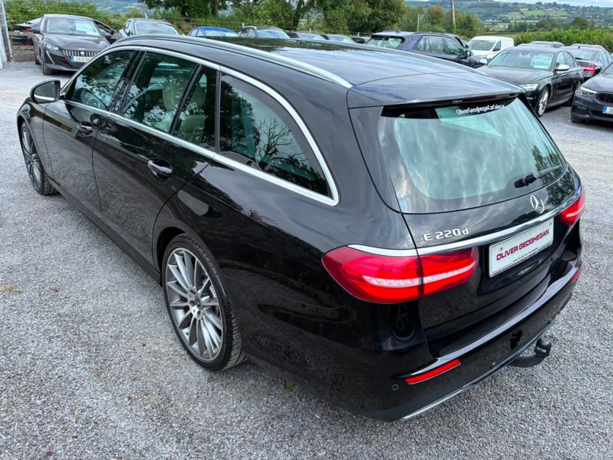 Mercedes-Benz E-Class (7 SEATER) E 220 D AUTO - Image 3