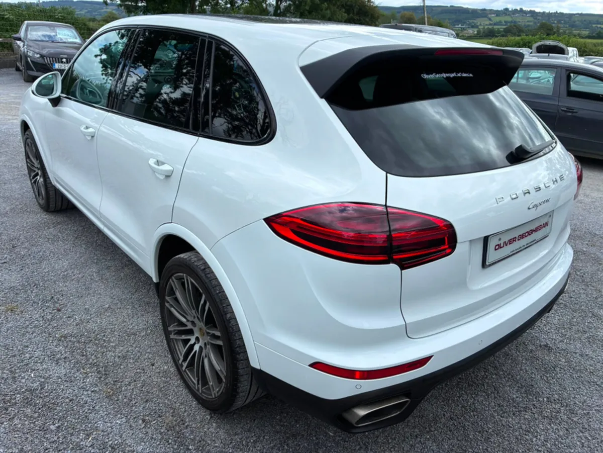 Porsche Cayenne D PLATFORM EDITION V6 TIP S-A - Image 3