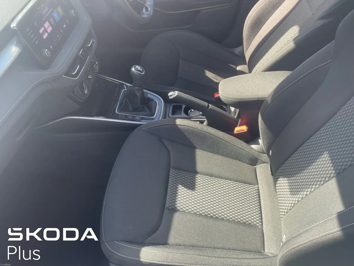 Skoda Fabia STYLE 1.0 MPI 80HP 5DR - Image 4