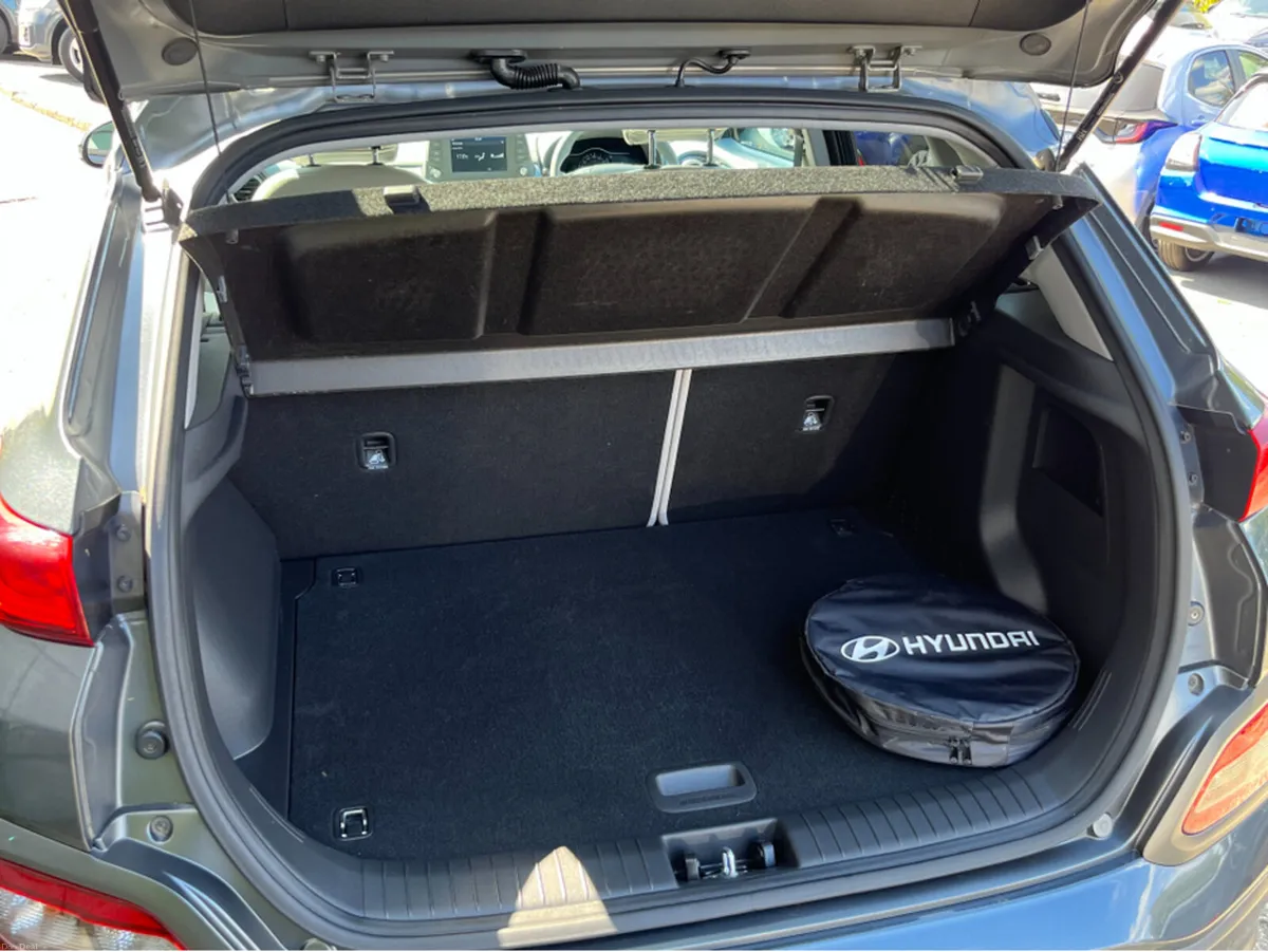 Hyundai KONA KAUAI ELECTRIC 64KWH //HIGH SPEC//LOW - Image 6
