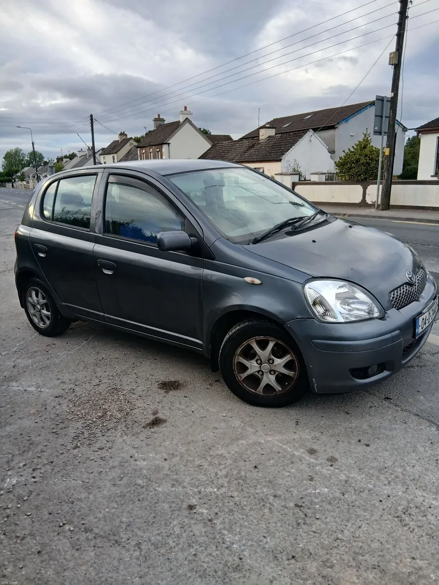 Toyota Yaris 2004 - Image 1