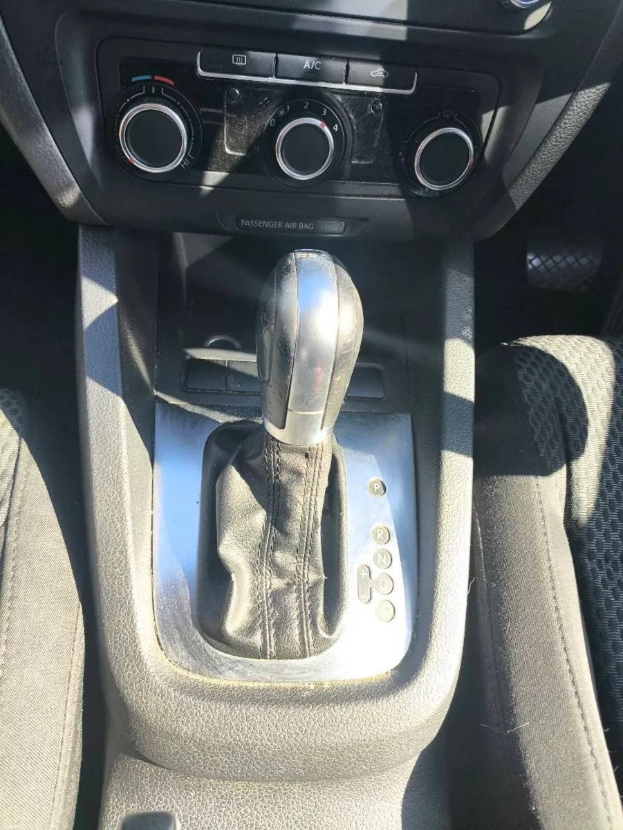 VW Jetta 1.6 tdi diesel Automatic - Image 5