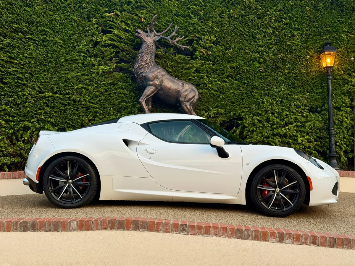 162 Alfa Romeo 4C 240BHP Collectors car - Image 3