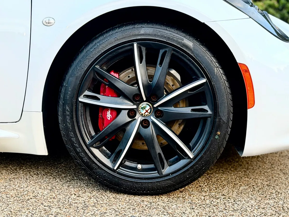 162 Alfa Romeo 4C 240BHP Collectors car - Image 4