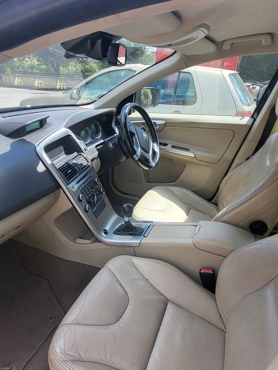 Volvo XC60 - Image 3