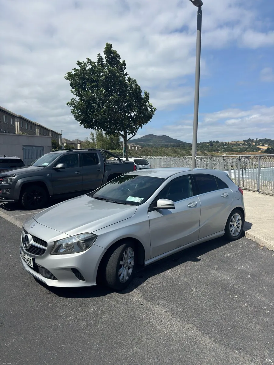 Mercedes A-Class a180 d manual 2016 - Image 3