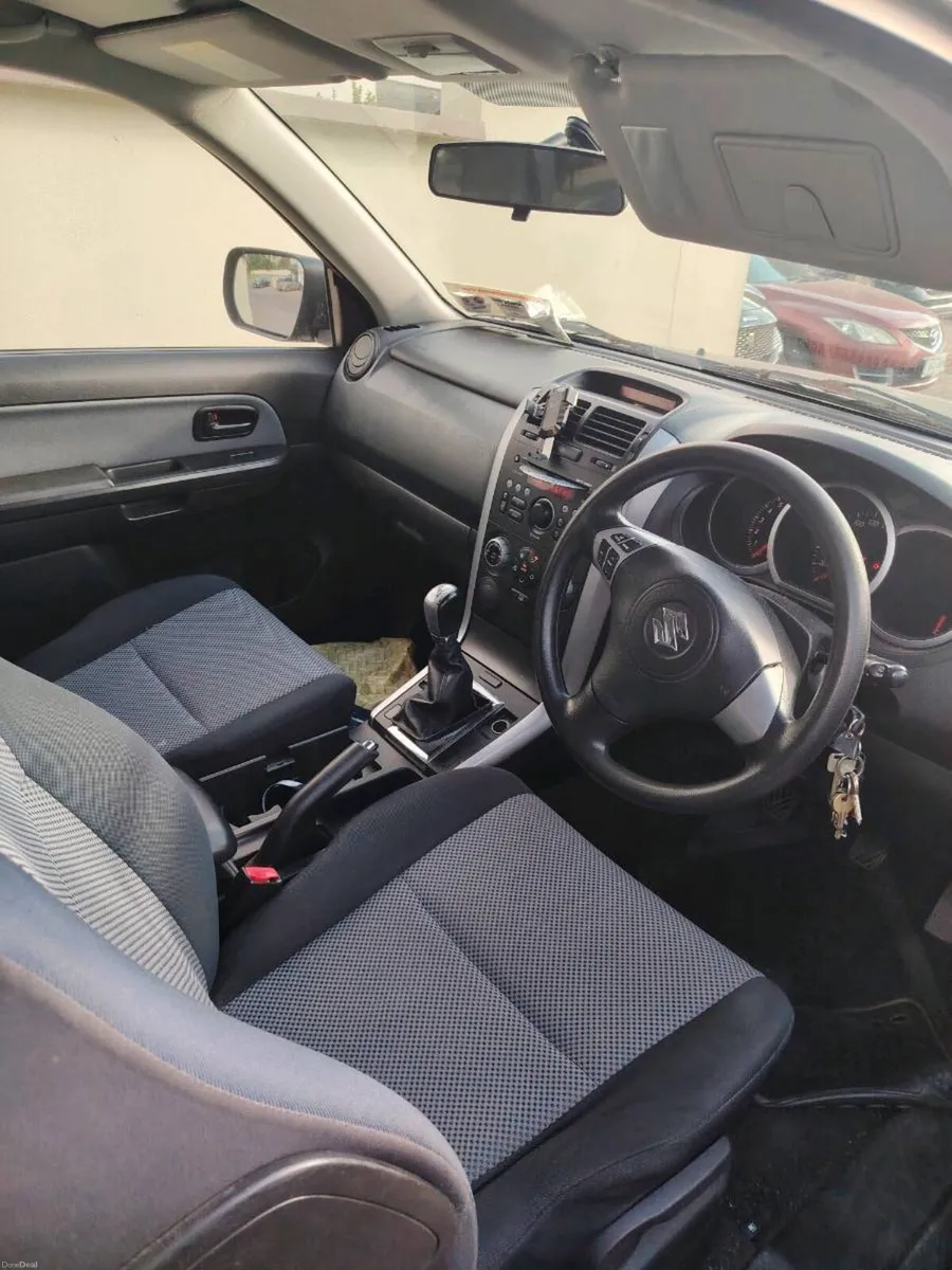 Car - Image 2