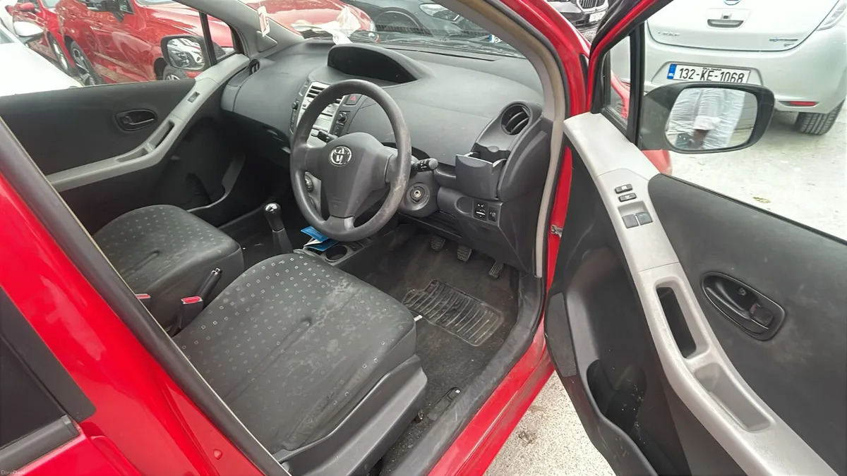 €1555Toyota Yaris 2009 1.0L nct&taxed €1555 - Image 6