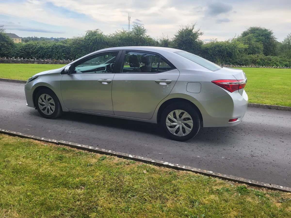 Toyota Corolla   1.3 petrol  Low kms - Image 4