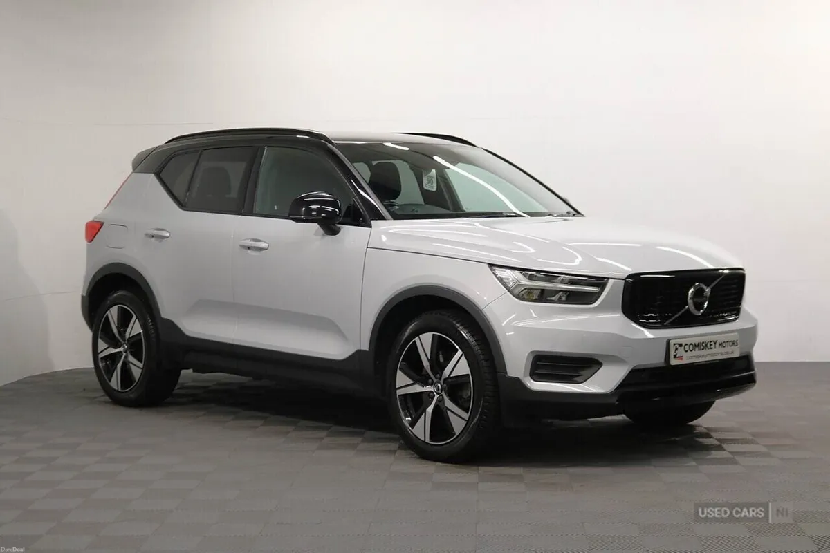 Volvo XC40 h T5 Twin Engine R-Design - Image 1