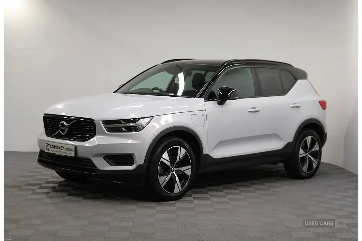 Volvo XC40 h T5 Twin Engine R-Design - Image 3