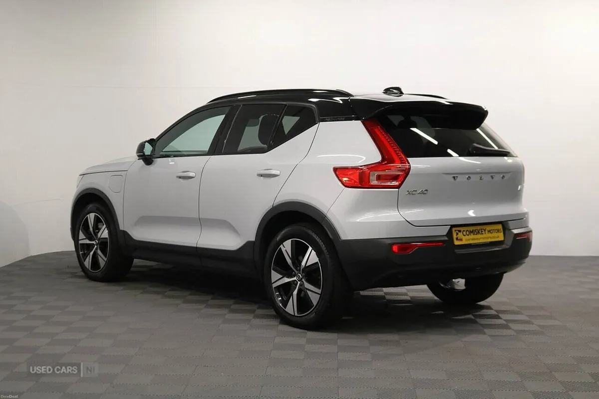 Volvo XC40 h T5 Twin Engine R-Design - Image 4