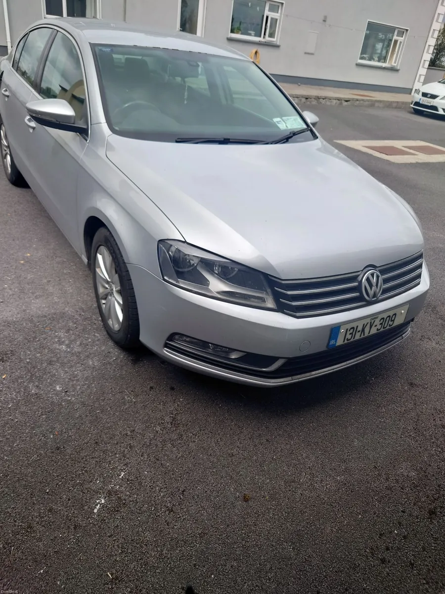 Volkswagen Passat 2013 - Image 2