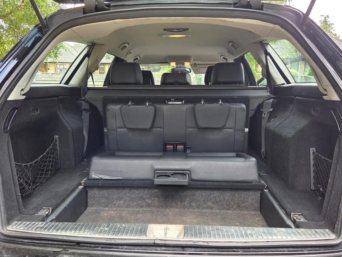 Automatic 7 seater Mercedes NCT 05 27 156 MILES 2. - Image 4