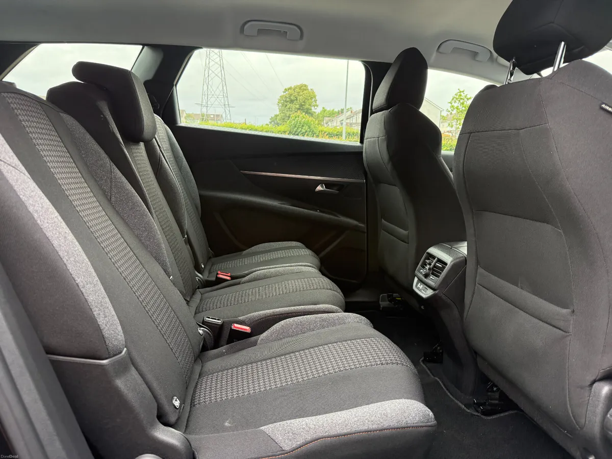Peugeot 5008 1.2 7 SEATER LOW KMS 2022 - Image 4