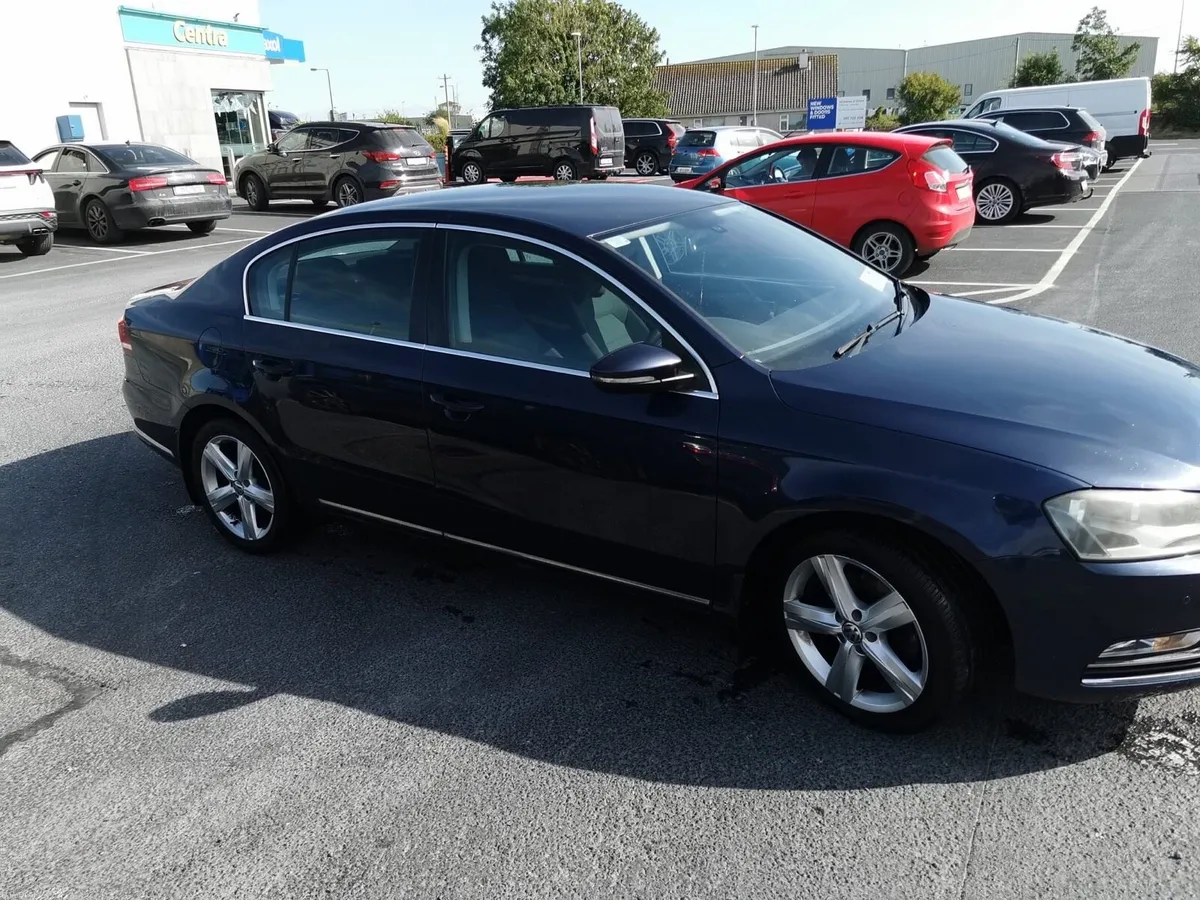 Volkswagen Passat - Image 2