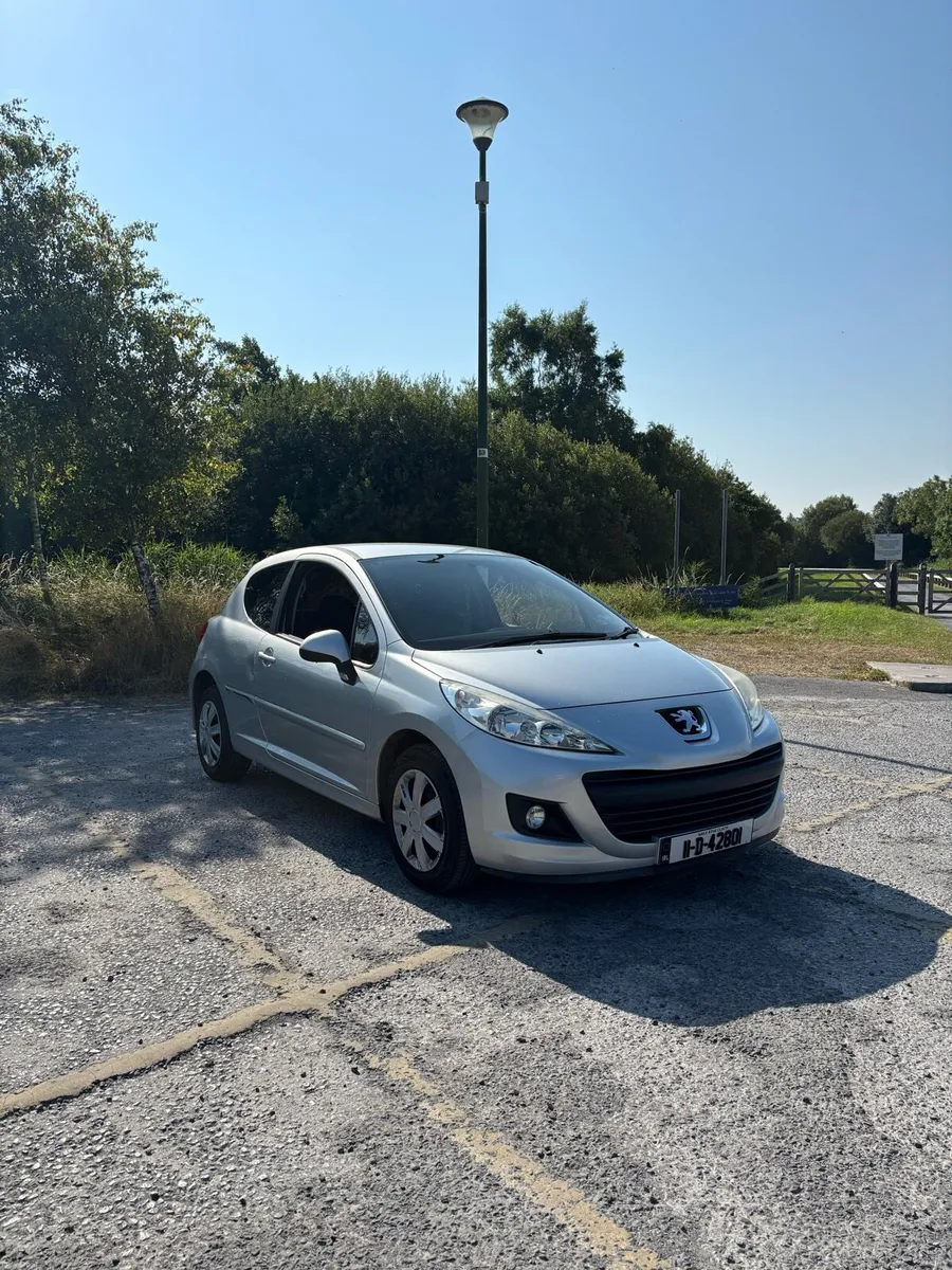 Car - Image 3