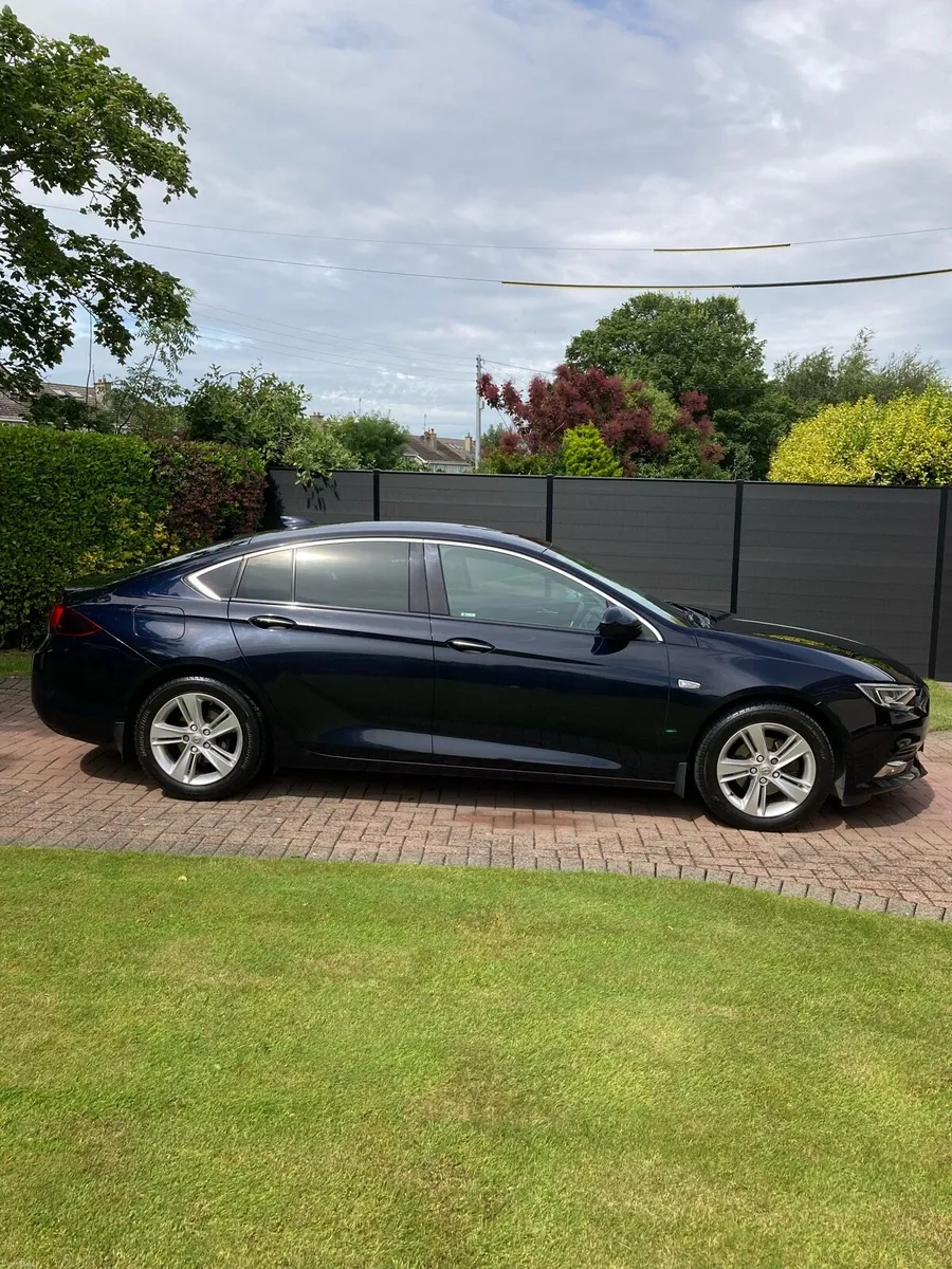 Car - Image 4