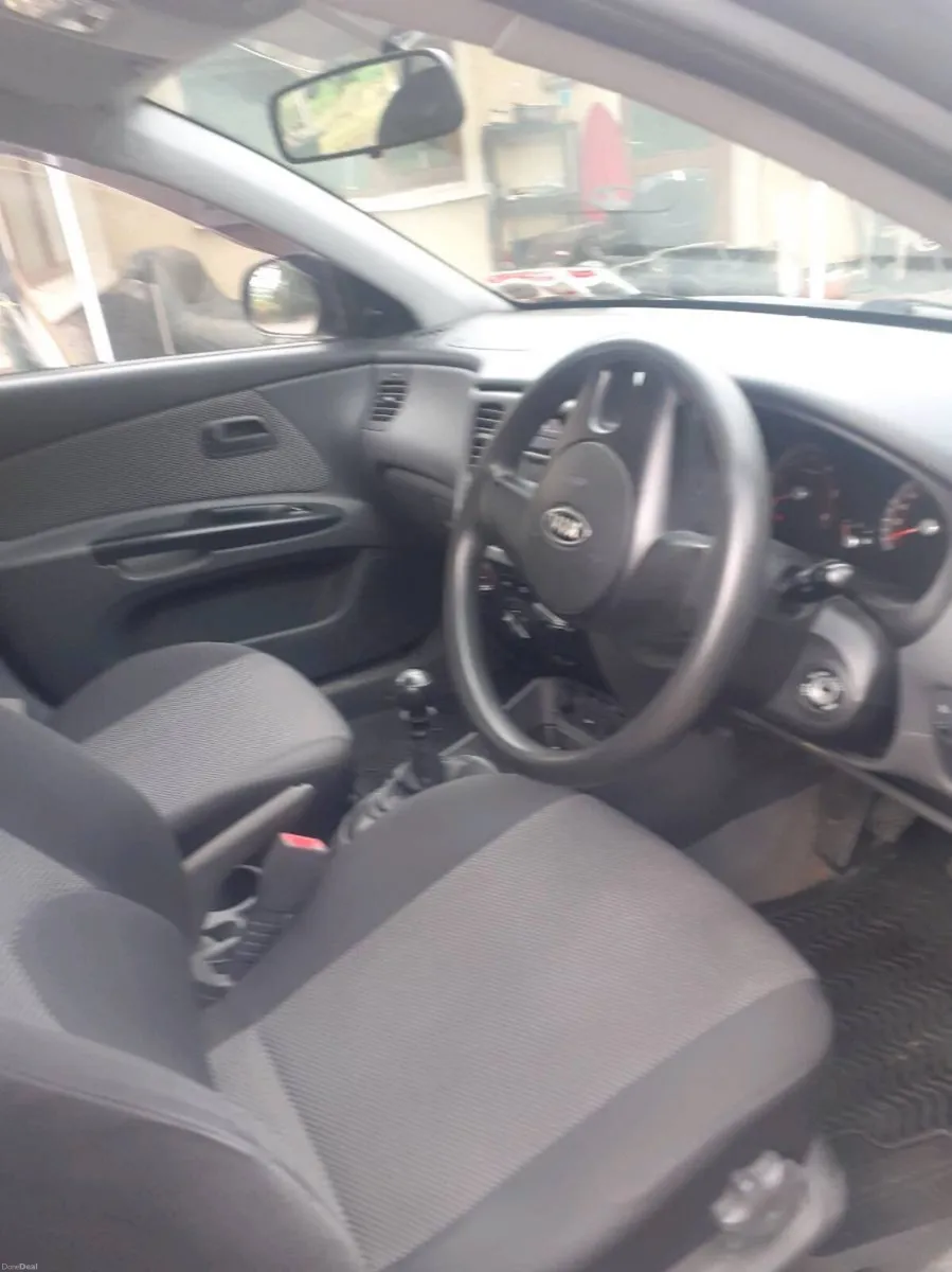 Car - Image 4
