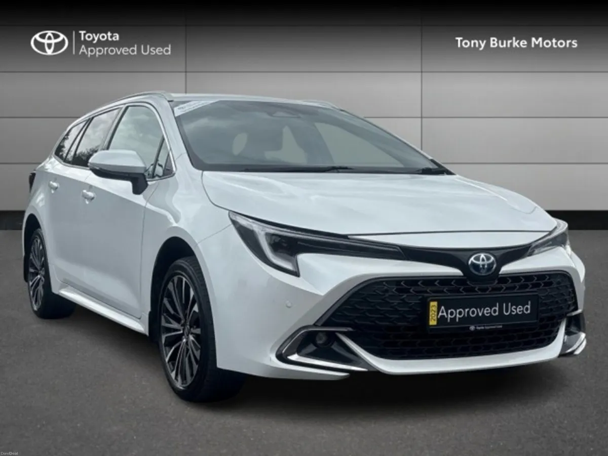 Toyota Corolla Estate Tourer SOL Edition - 1.8 Hyb - Image 1