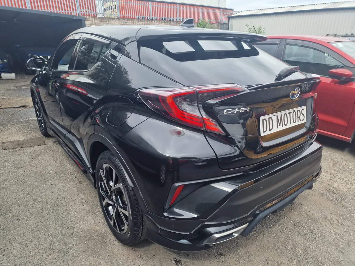 Toyota C-HR 2017 SELF CHARGING HYBRID TOP SPEC - Image 4
