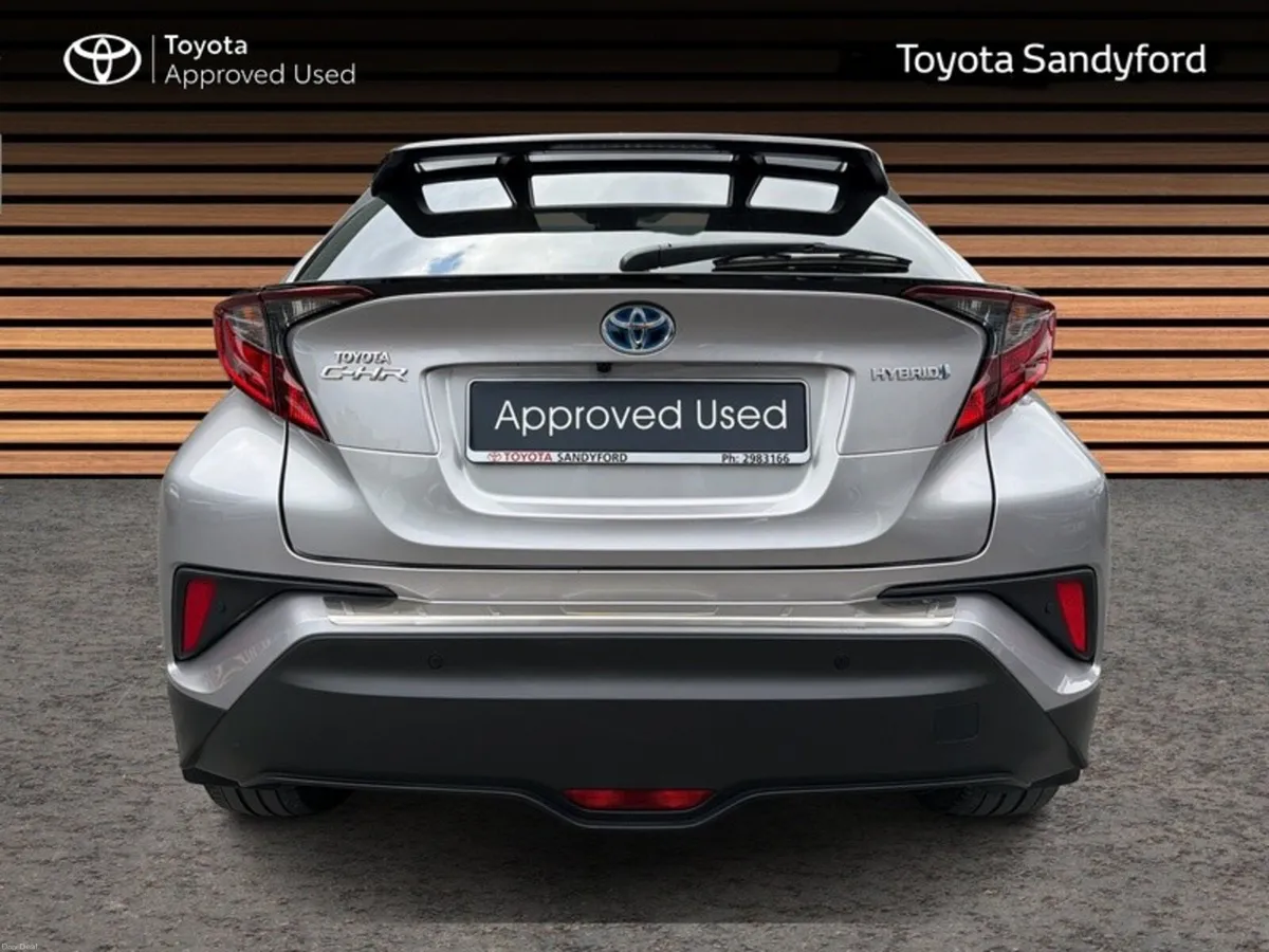 Toyota C-HR HYBRID SPORT // REAR CAMERA // BLUETOO - Image 4