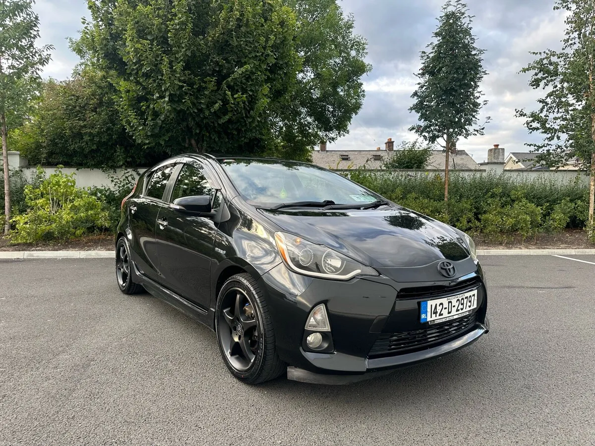 TOYOTA AQUA - Image 3