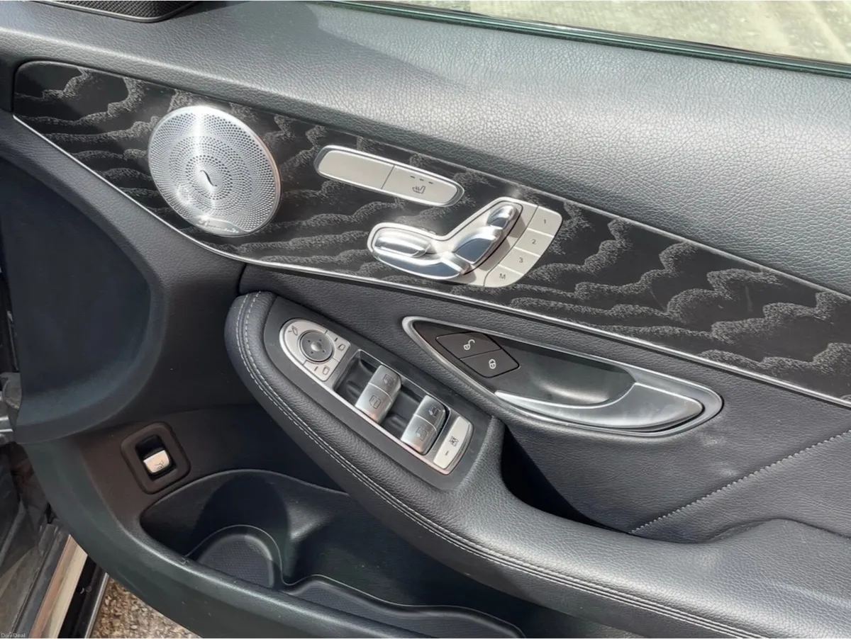 Mercedes-Benz C-Class 2017 - Image 4