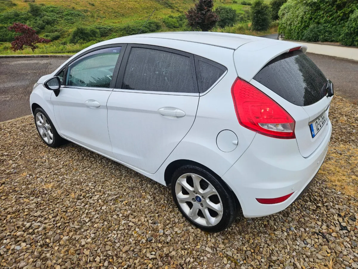 Ford Fiesta 1.4 TDCI 70PS 4DR TITANIUM 5DR - Image 6
