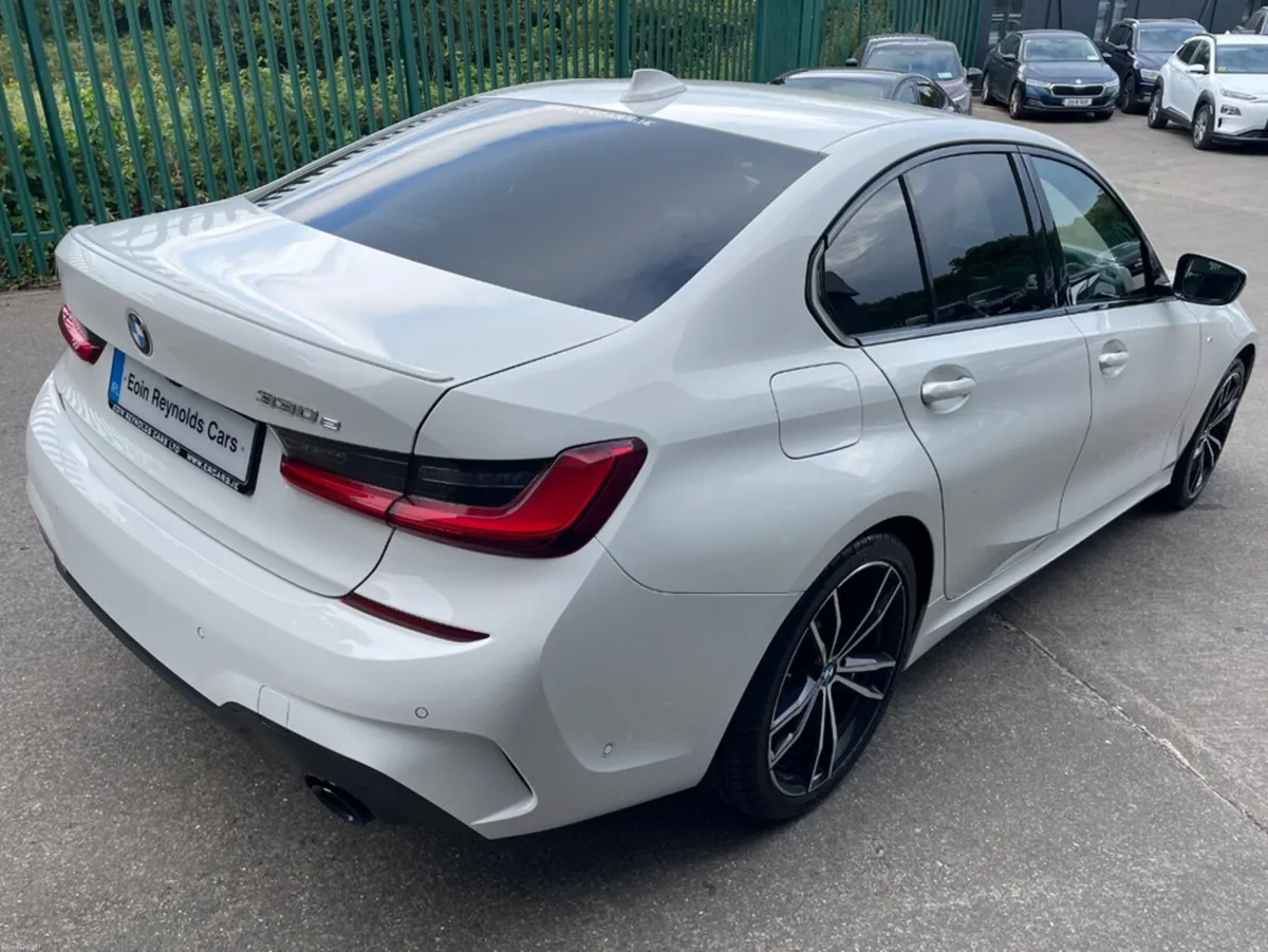 BMW 3-Series 330E M SPORT AUTO LOW KMS! - Image 4