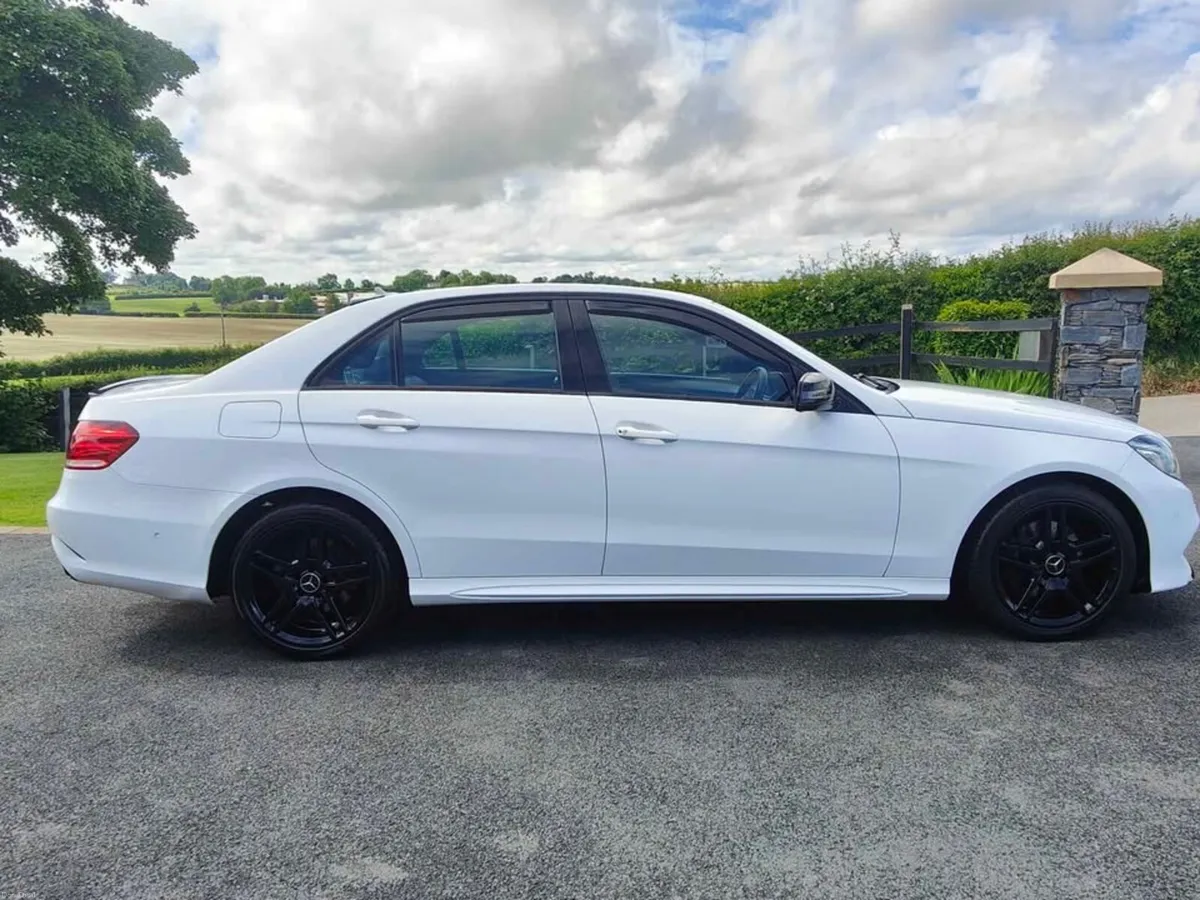 Mercedes-Benz E-Class 2015 - Image 2