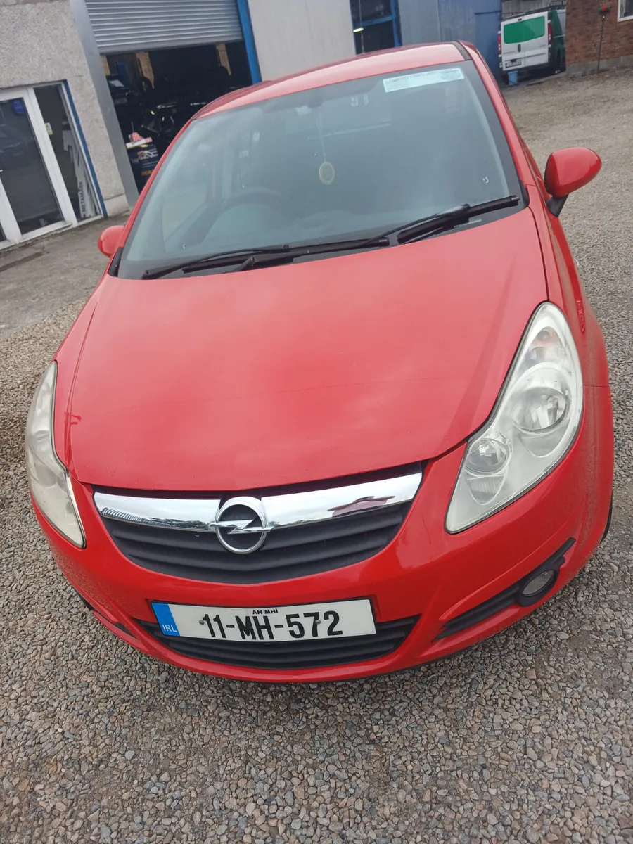 Smart looking 5 door  Opel Corsa 20111.2 pet - Image 4