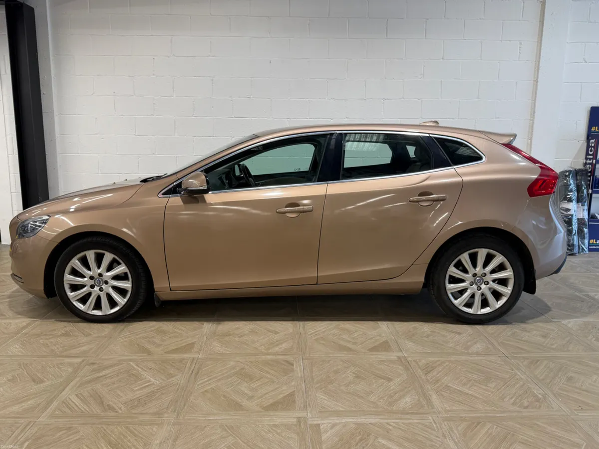 Volvo V40 2013 SE LUX - Image 5