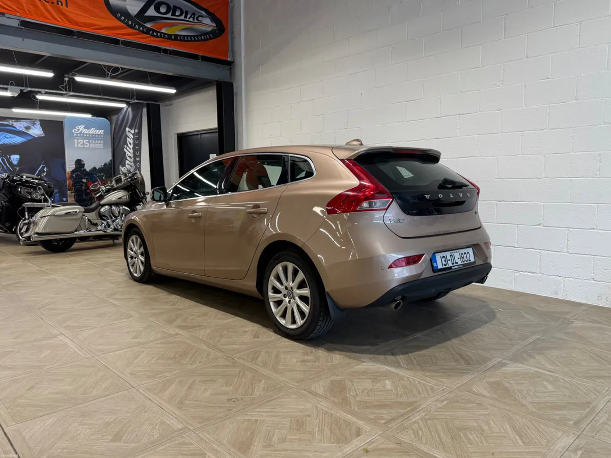 Volvo V40 2013 SE LUX - Image 6