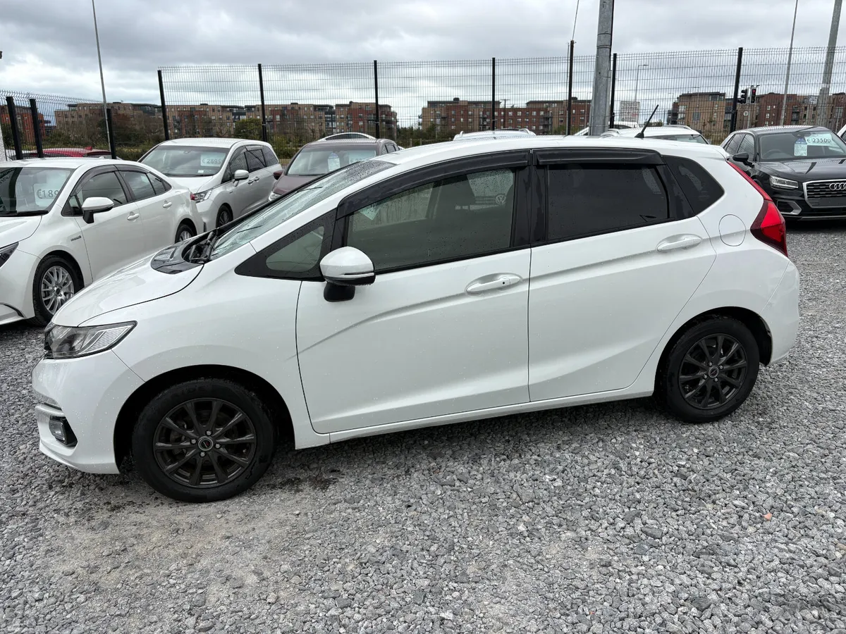 HONDA FIT 1.3 PETROL AUTO  *LOW MILEAGE* - Image 2