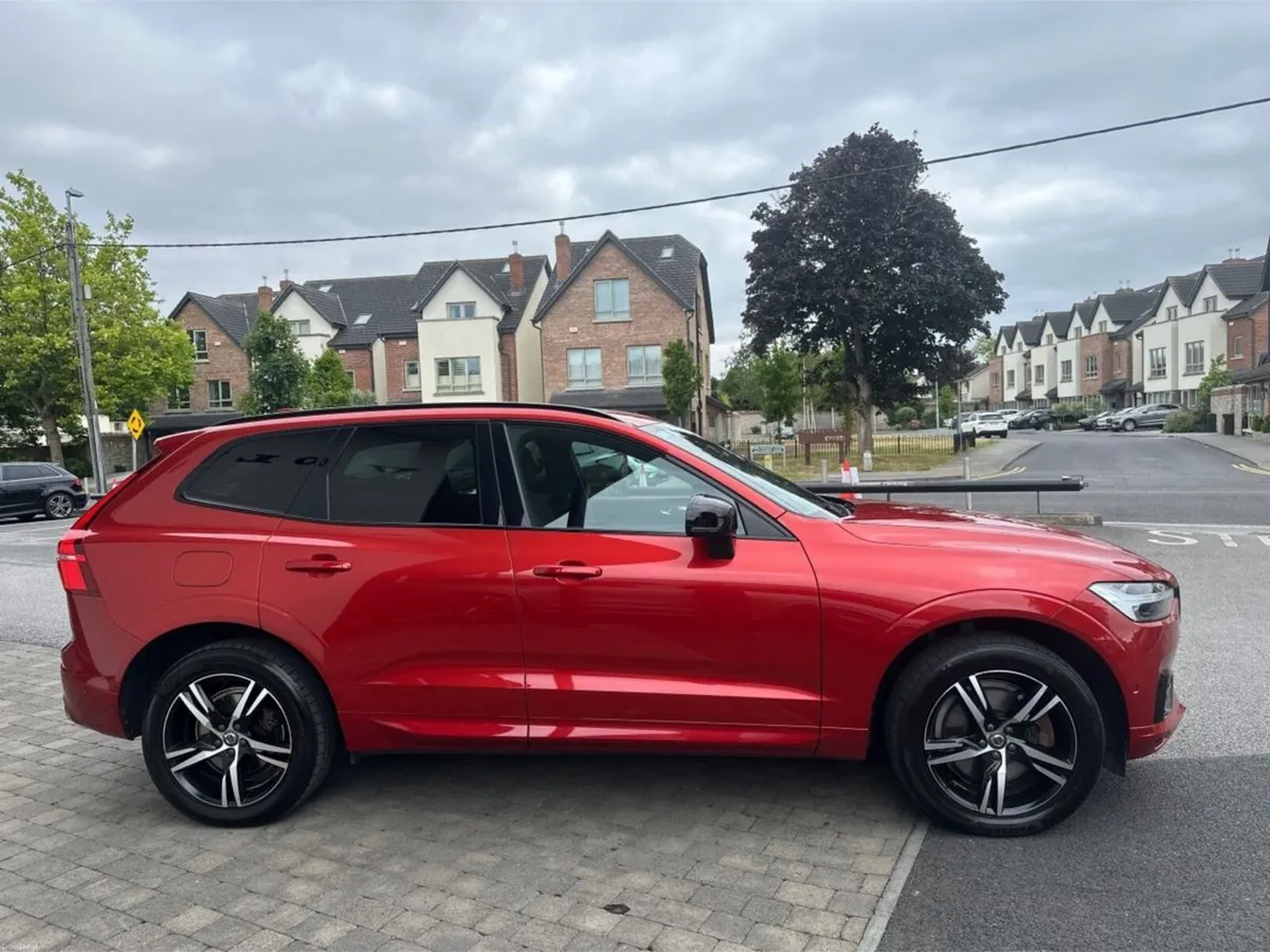 Volvo XC60 T6 R-Design Recharge PHEV AWD (340hp) - Image 4