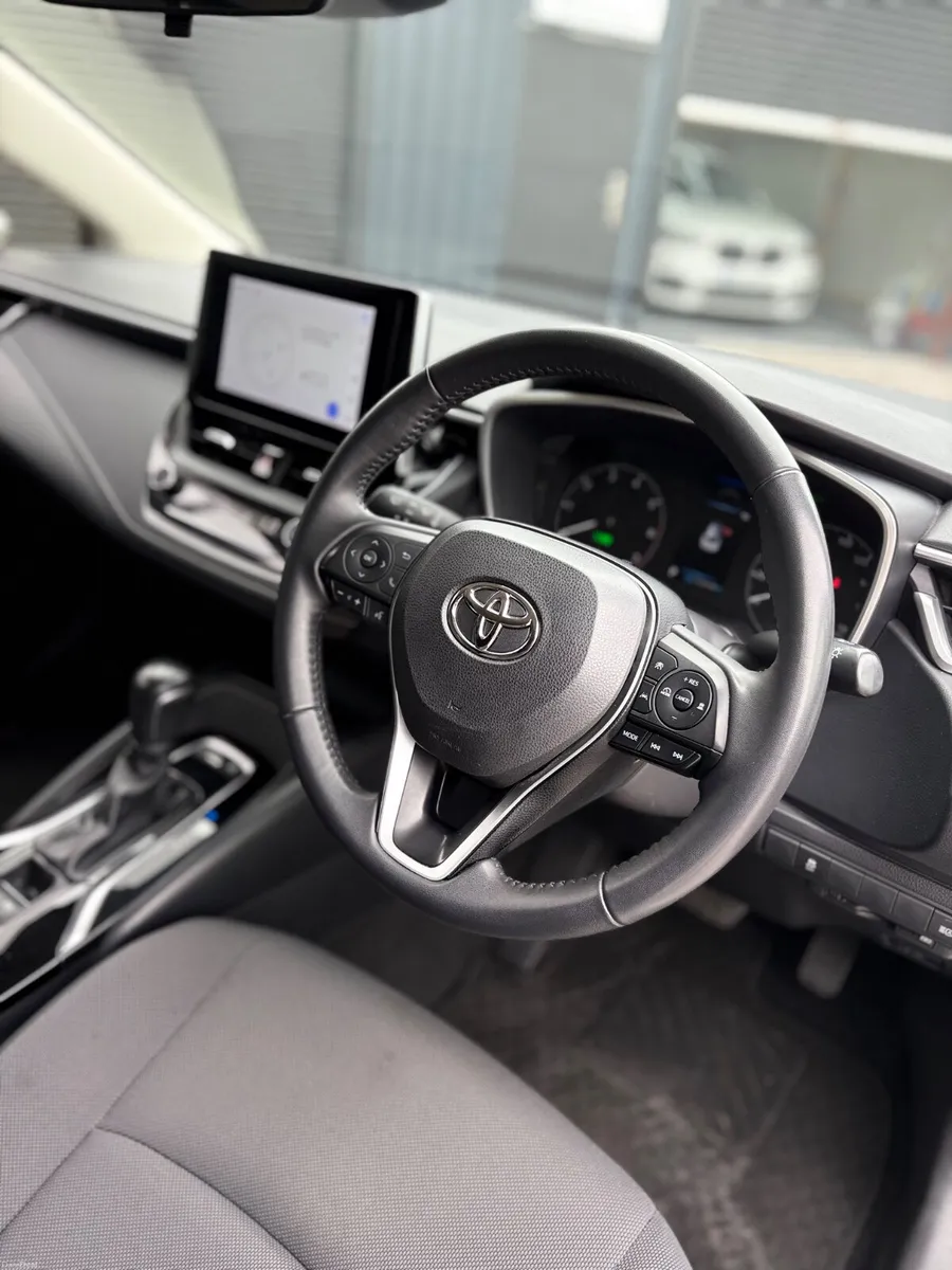 Toyota Corolla Touring 1.8 Self Charging Hybrid - Image 6