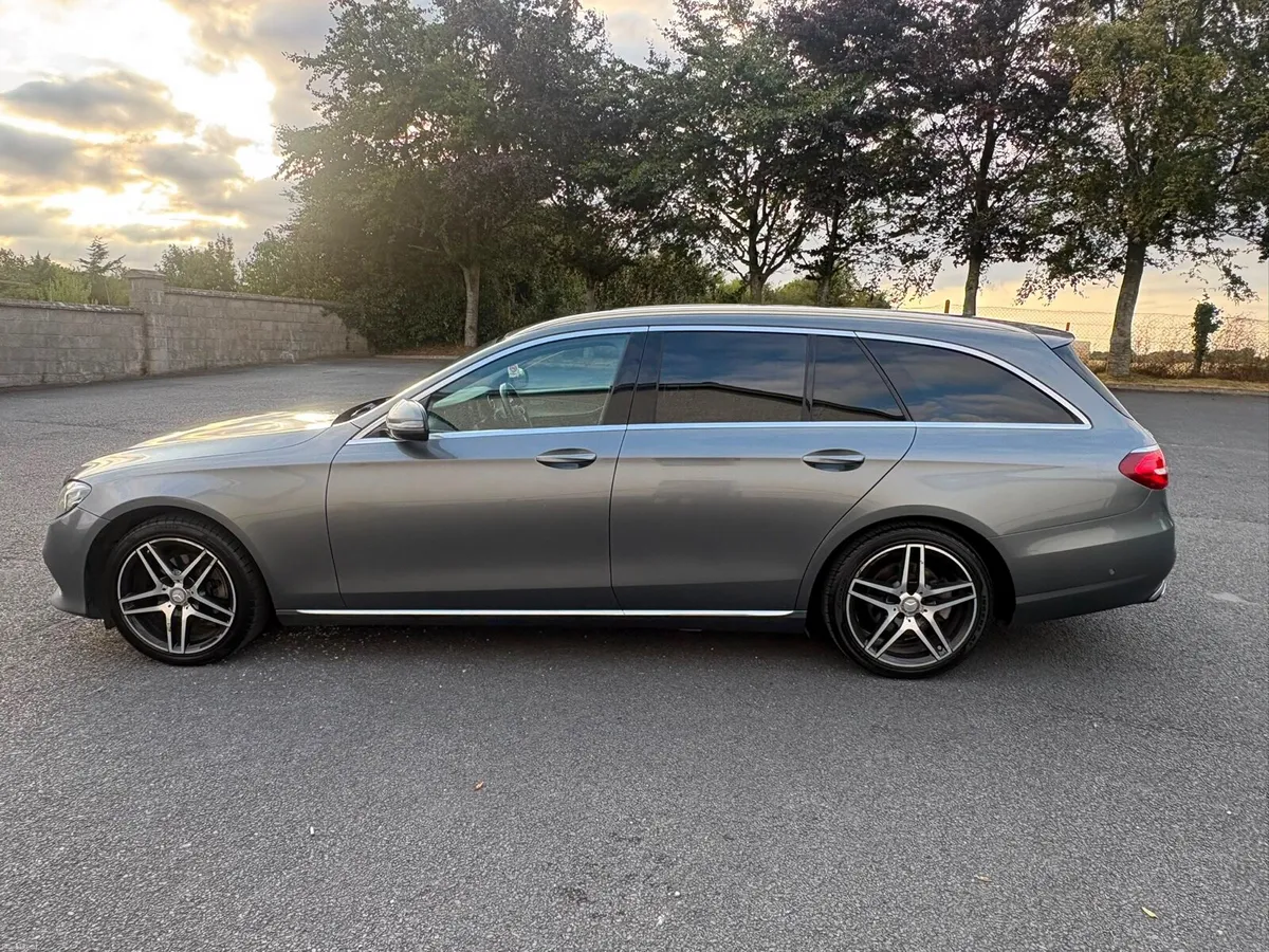 Mercedes Benz E220 Estate - Image 4