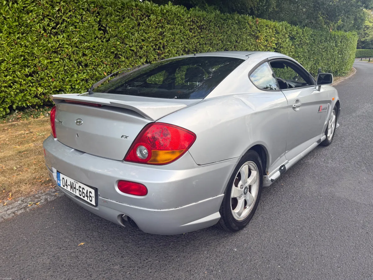 2004 Hyundai Coupe - Image 4