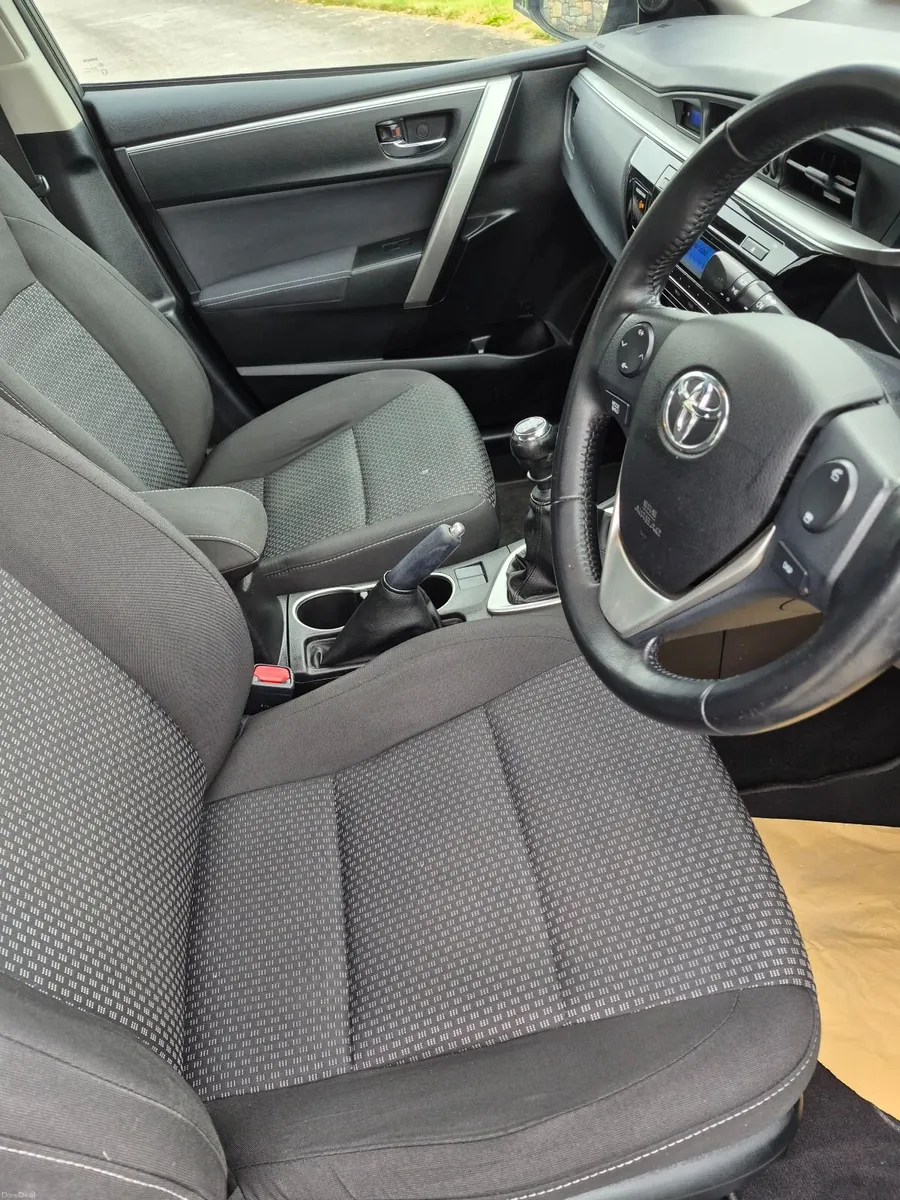 Toyota Corolla 2015 - Image 4