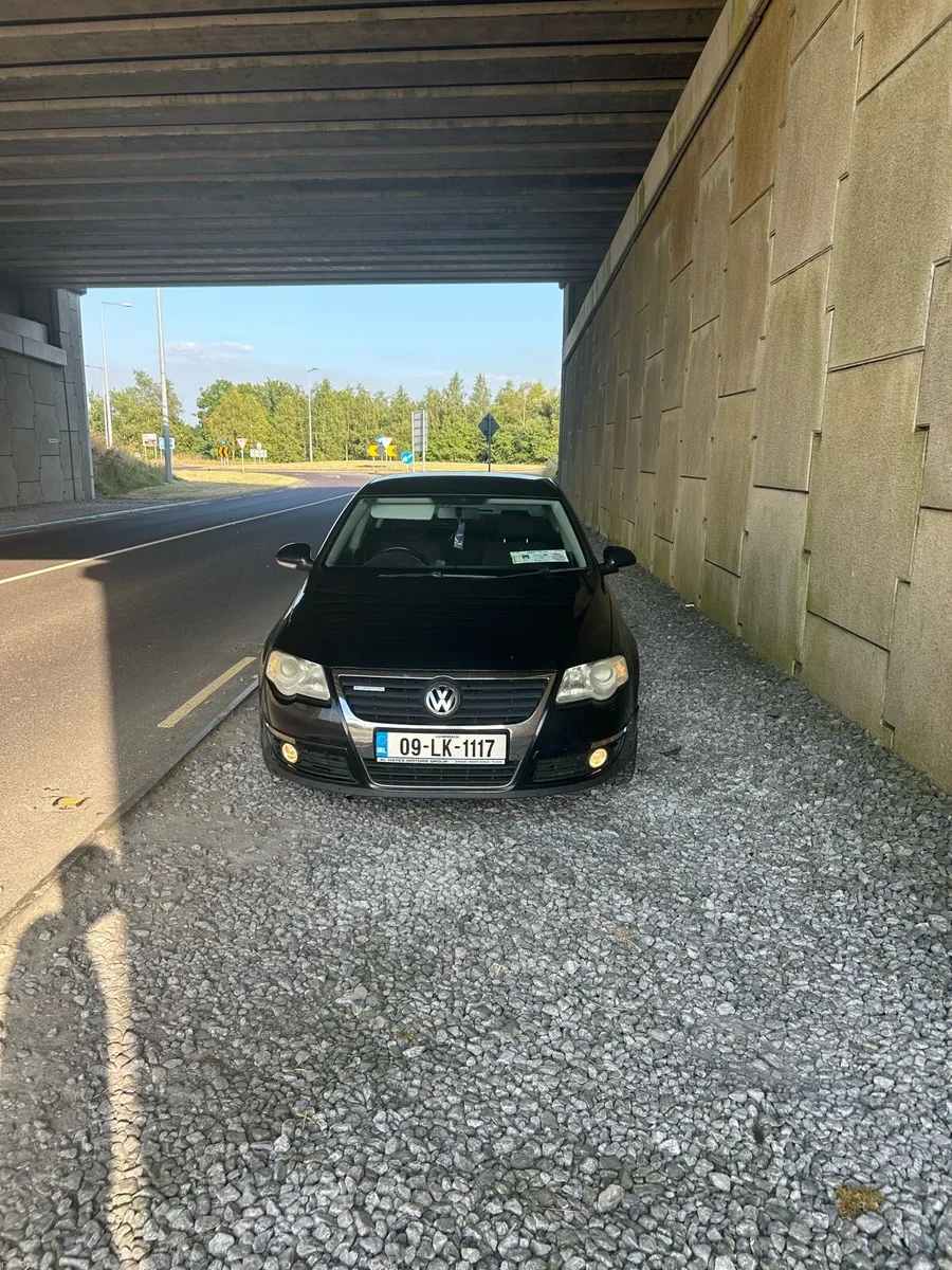 Volkswagen Passat - Image 2