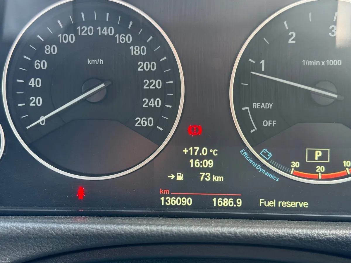 BMW 3-Series 2015 automatic low miles - Image 2