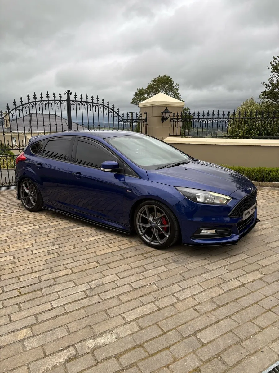 2017 Ford Focus - Image 1